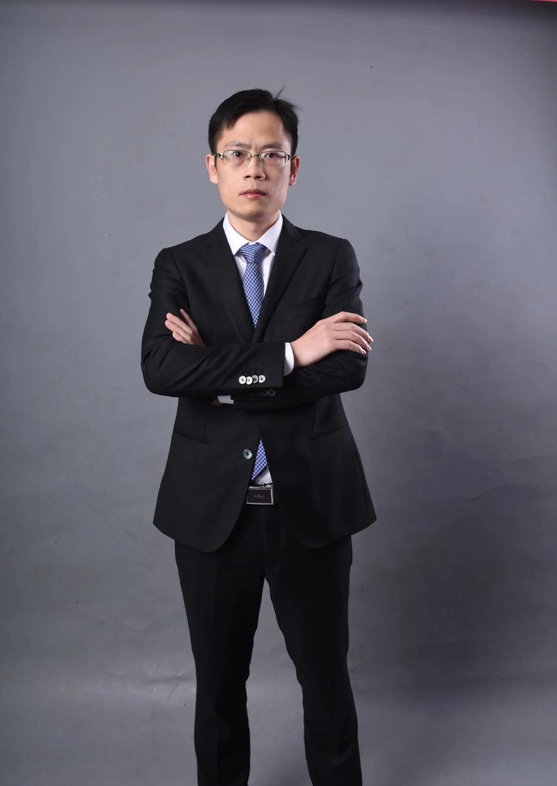 邓家伟 项目运营总监